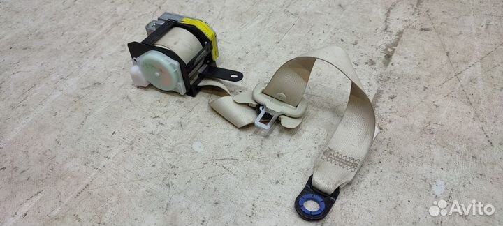 Ремень безопасности задний Toyota Land Cruiser 200