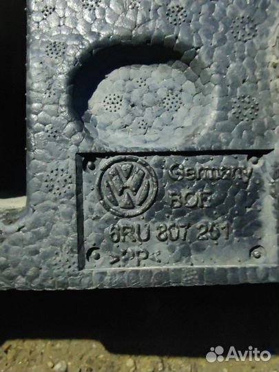 Усилитель бампера Volkswagen