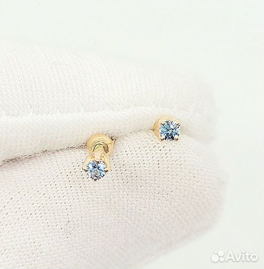 Золотые серьги с камнем