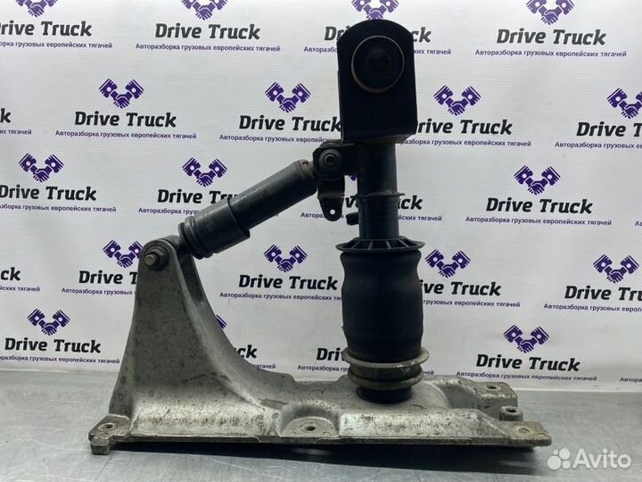 Подушка кабины в сборе с кронштейном задняя левая