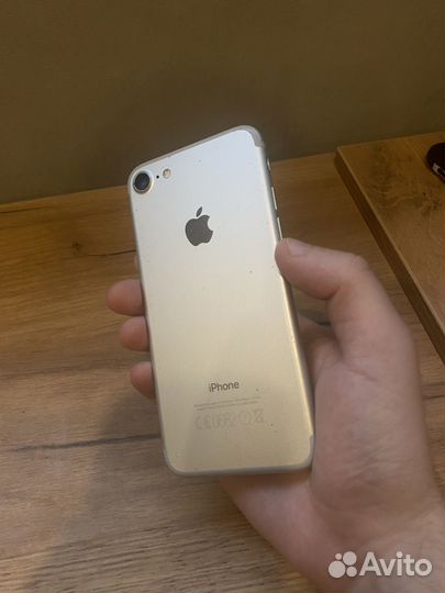 iPhone 7, 32 ГБ