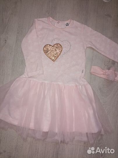 Продам 2 платья на девочку 5-6 лет