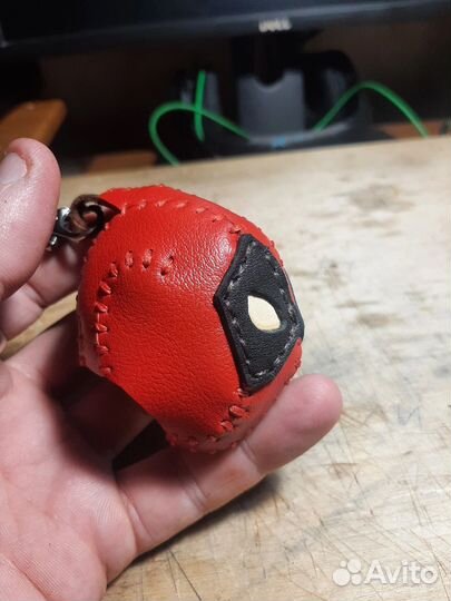 Брелок из кожи Дэдпул