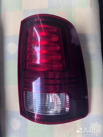 Фонарь (задний) правый Dodge Ram