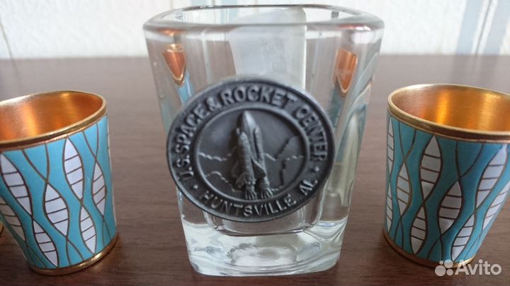 Графины, рюмки, бокалы, стопки, подстаканники