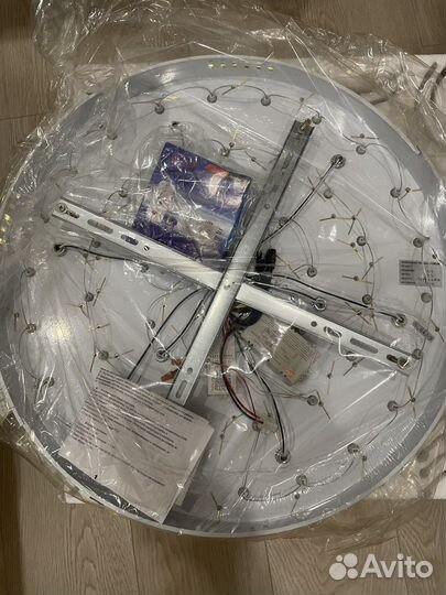 Люстра новая с пультом