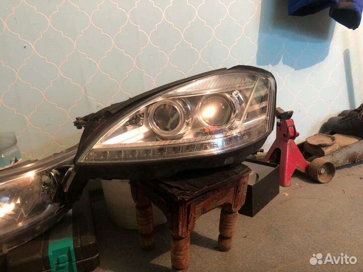 Фары 221рейстайлинг,левая от 2010г