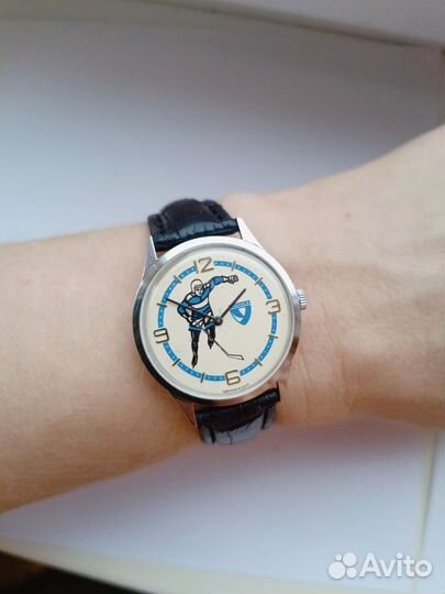 Часы СССР чайка хоккеист редкие