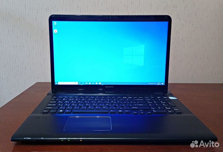 Sony SVE1713E1RB 17дюймов/Pentium 2020m/6GB/500gb