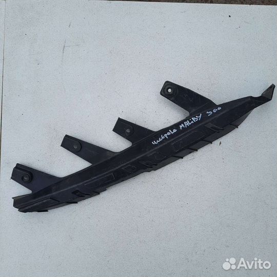 Кронштейн фары правый Chevrolet Malibu 12-16г