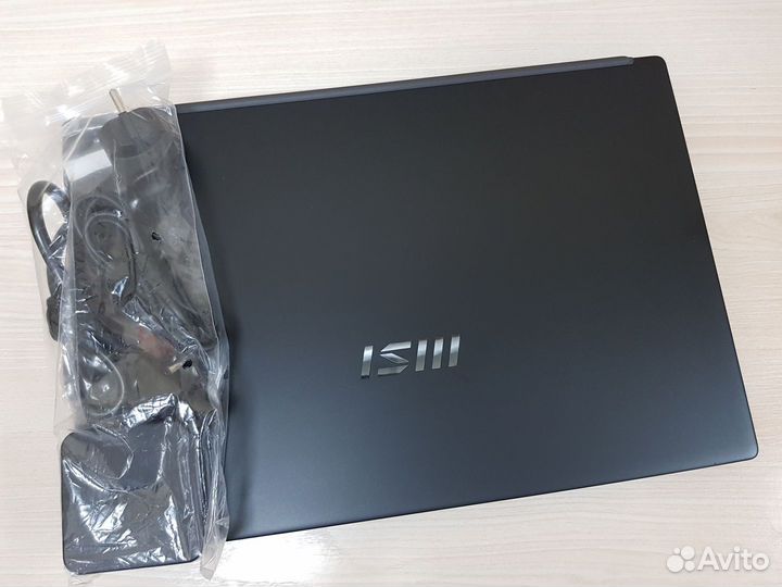 Ноутбук MSI на Ryzen 5 + DDR4 + SSD, FullHD