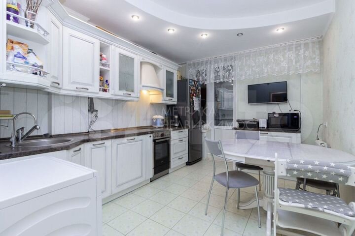 3-к. квартира, 82 м², 10/16 эт.