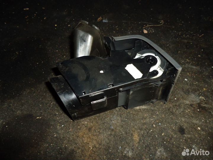 Дефлектор правый Mercedes Benz W210