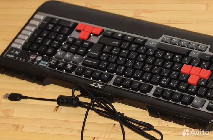 Игровая клавиатура и мышка