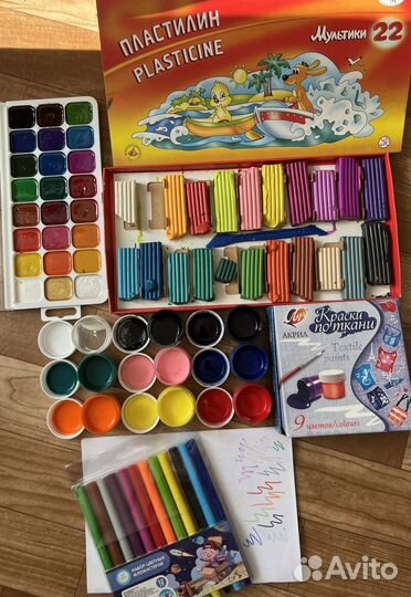 Пластилин, краски по ткани, акварель, фломастеры