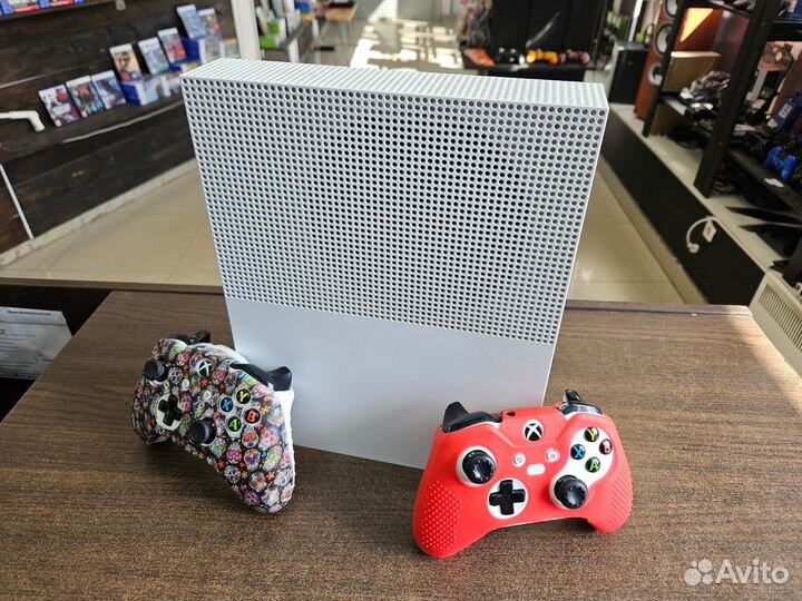 Xbox One S в прокат-аренду