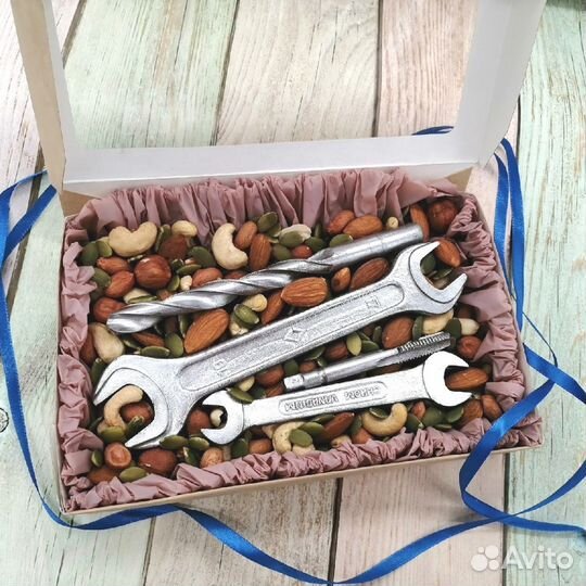 В наличии. Шоколадные Инструменты на 23 февраля