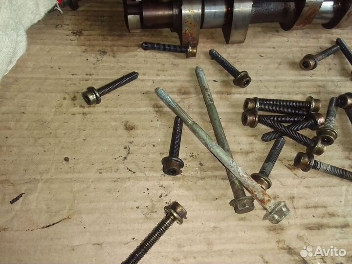 Комплект болтов постели расредвал Citroen C5 2.0