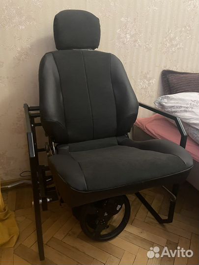 Руль thrustmaster t300 rs с креплением