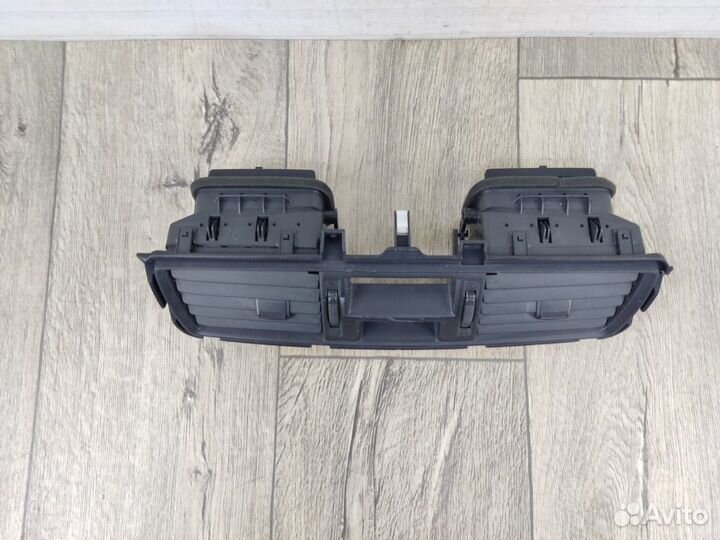 Дефлектор воздушный Lancer Cedia