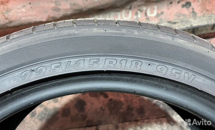 Kumho Solus KH17 225/45 R18