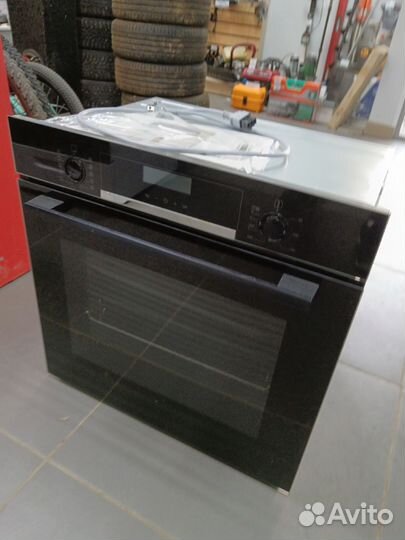 Духовой шкаф Bosch HBG5370B0