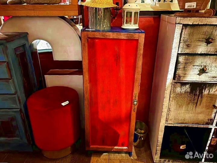 Шкафчик дизайнерский дерево