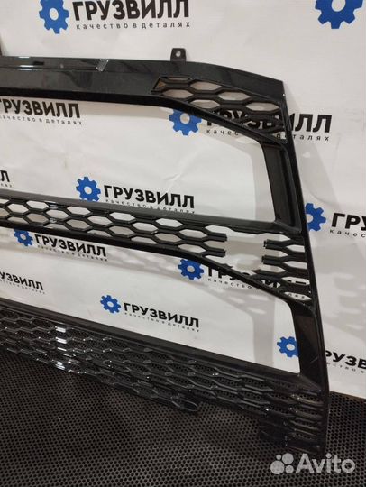 Решетка в бампер Volvo FH5 84235709