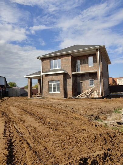 Дом 196,8 м² на участке 9 сот.