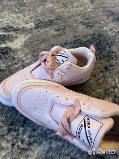 Кросовки женские