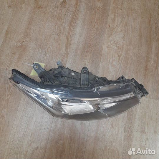 Фара галоген правая Mitsubishi Outlander 3