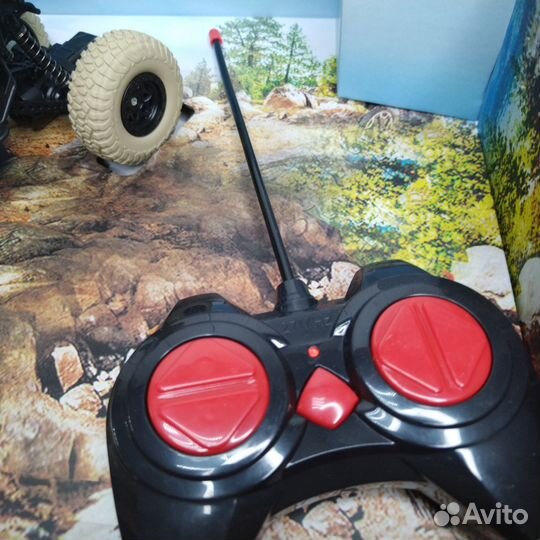 Машинка на радиоуправлении Квадроцикл вездеход