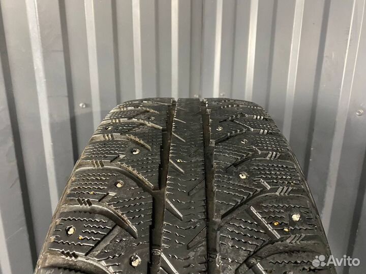 Bridgestone Ice Cruiser 7000 205/60 R16 92T