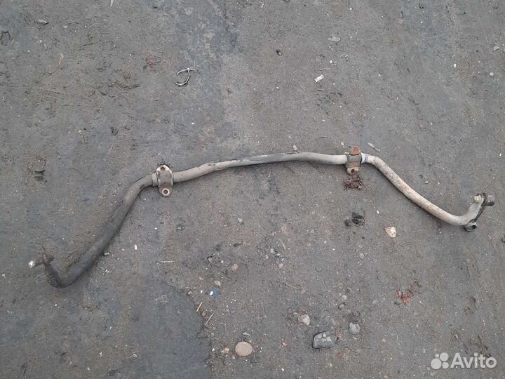 Передний стабилизатор mazda 323 ba