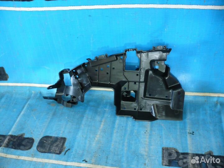 Mercedes C-Classe W205 Кронштейн бампера новый