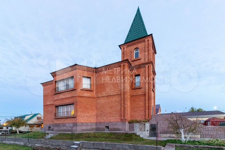 Дом 372 м² на участке 9 сот.