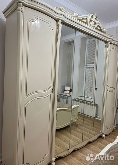 Спальный гарнитур