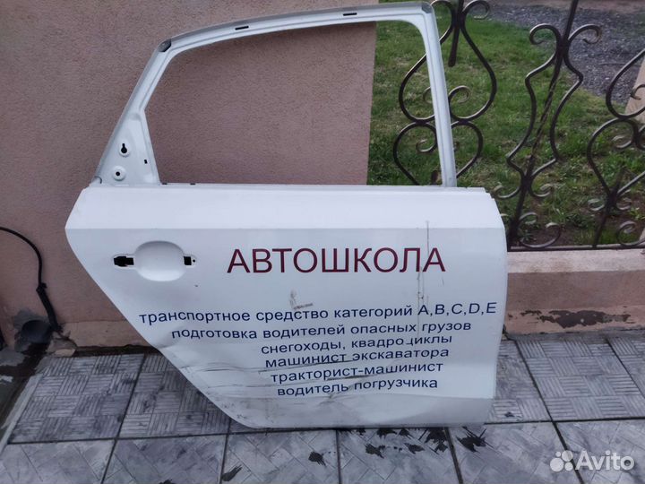 Дверь задняя правая на volkswagen polo седан