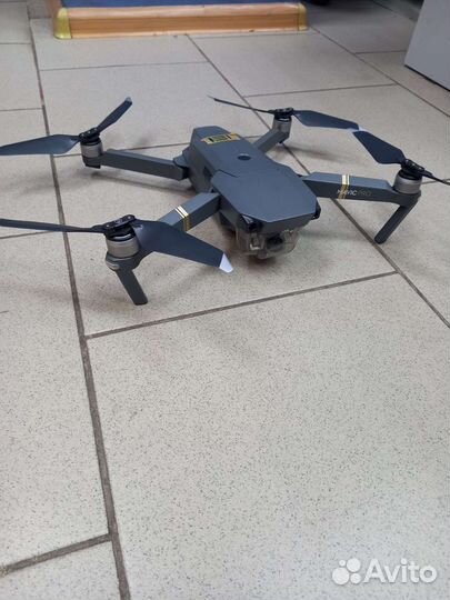 Квадрокоптер DJI Mavic Pro