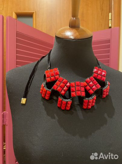 Украшение на шею