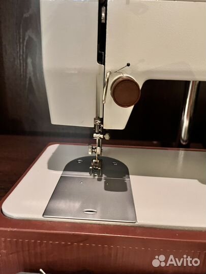 Швейная машина Чайка 134а