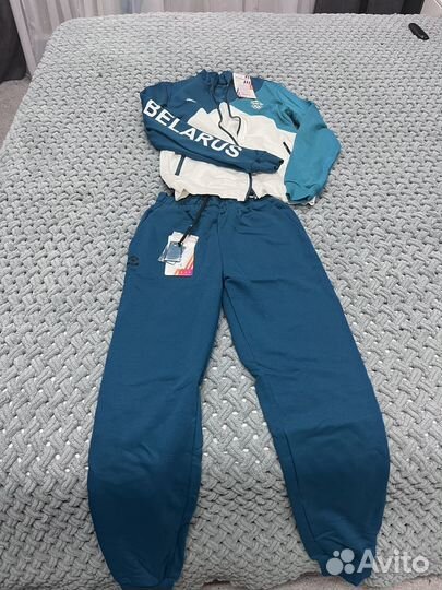 Костюм спортивный