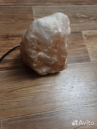 Солевая лампа-ночник из гималайской соли 