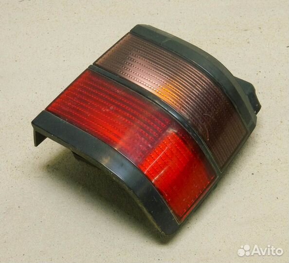 Фонарь правый универсал VW Passat B3