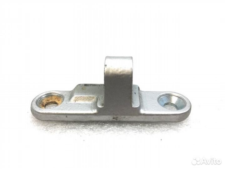 Петля двери задняя правая Mercedes-Benz E-Class