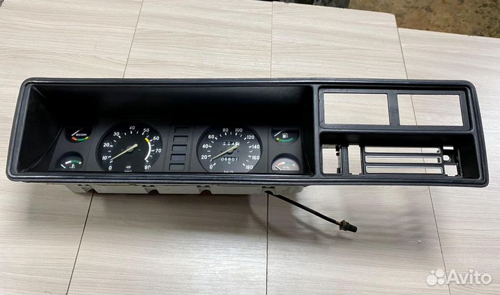 Щиток приборов, приборная панель Ваз 2107, 2104