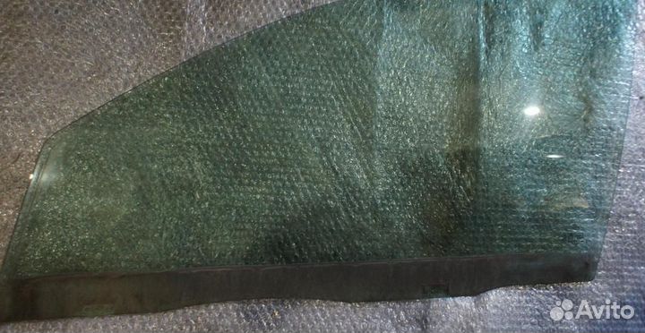 Стекло двери передней левой Ford Mondeo