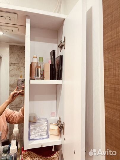 Тумба с раковиной,навесной шкаф с зеркалом