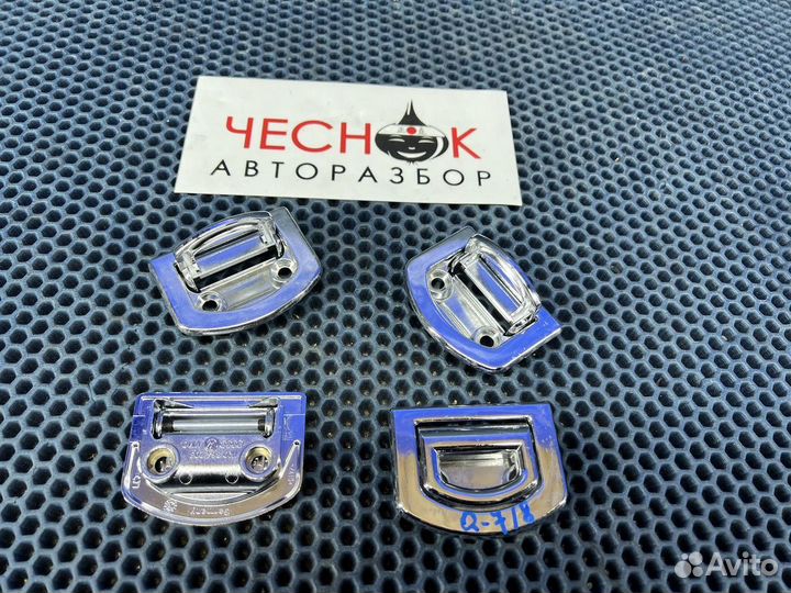 Крепление сетки багажника Audi Q7 L4 2005-2015