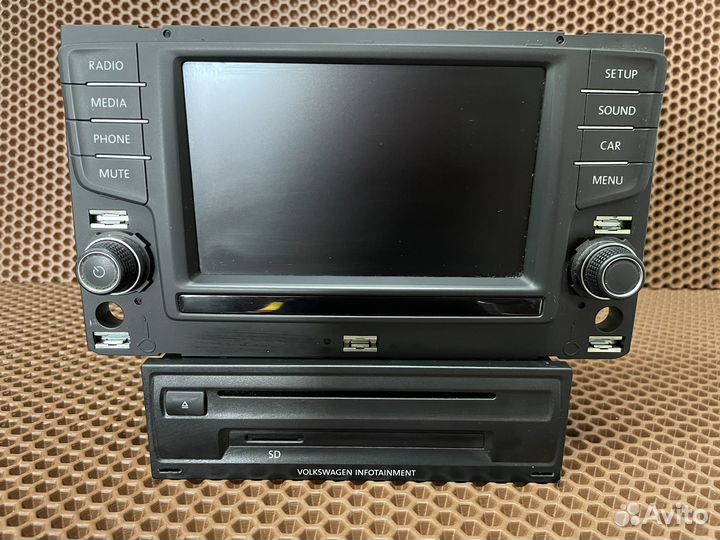 Магнитола, экран мультимедиа Volkswagen Passat B8